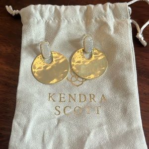 Kendra Scott Didi Earrings. Gold. NWOT.